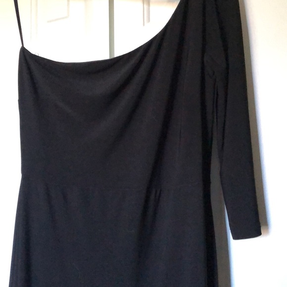 Long black one sleeve dress - Picture 4 of 4
